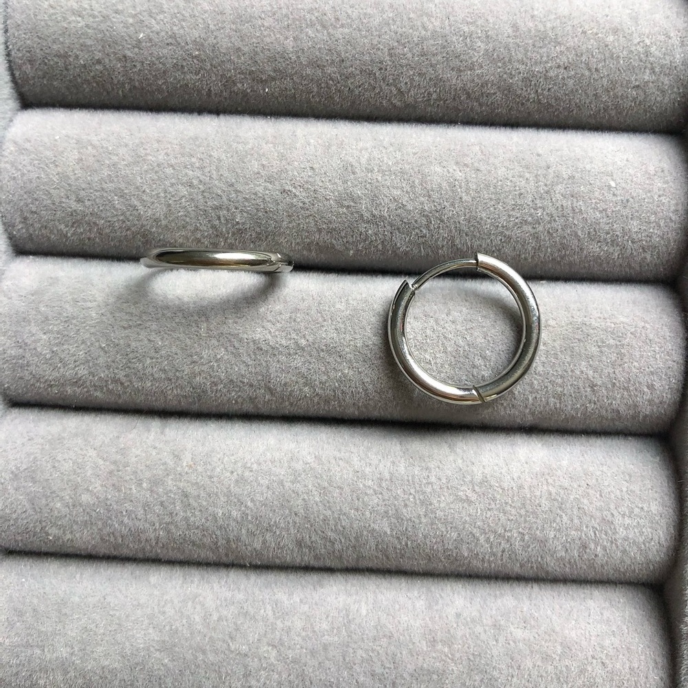 ✨Silver Hoop Earrings